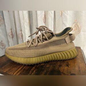 YEEZY BOOST 350 (BEIGE - SIZE 12.5) Mint Condition
